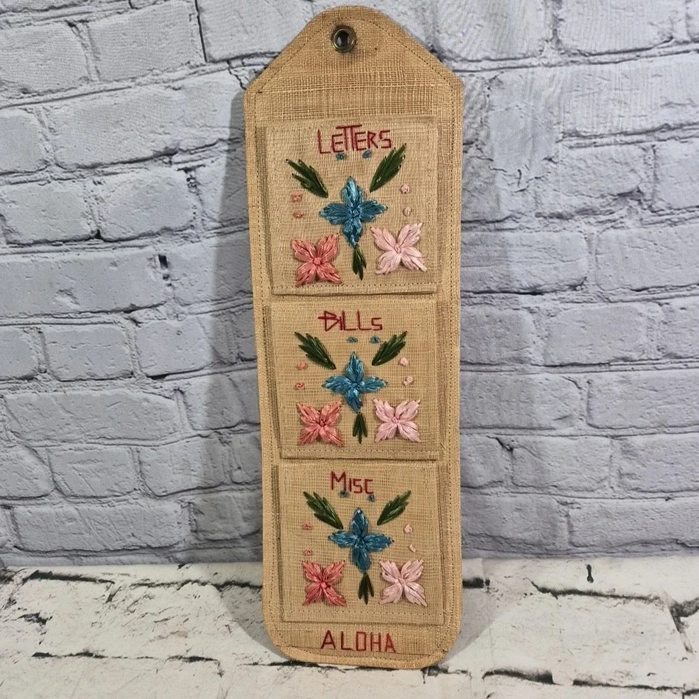 Vtg Letters Bills Hanging Organizer 3 Pkt Woven Hawaii Souvenir Aloha Tiki Style